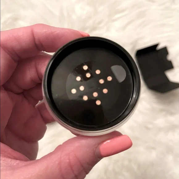 Nars Illuminating Powder - Picture 4 of 4